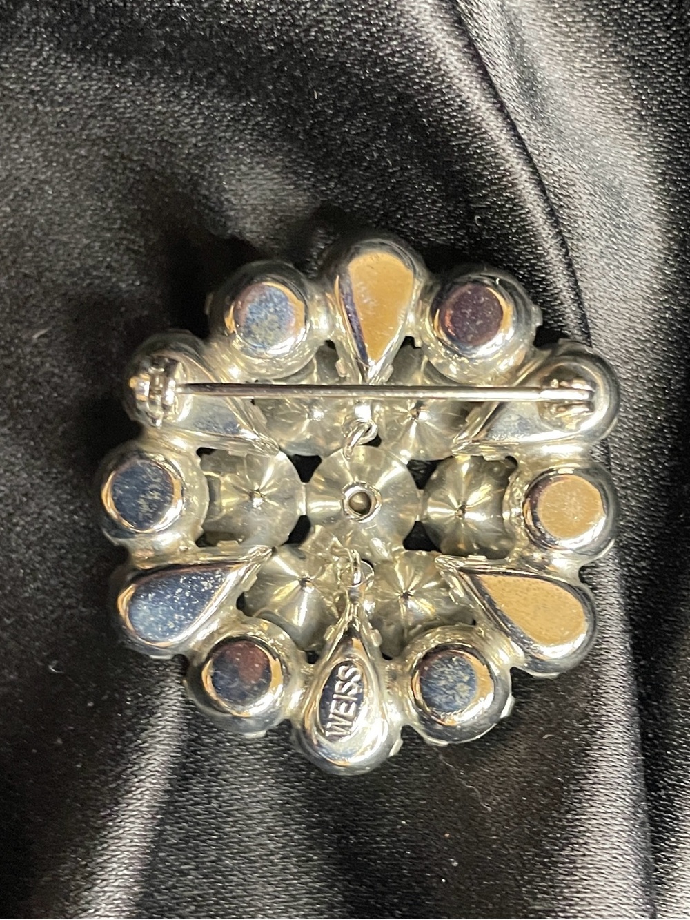 Vintage ALBERT WEISS Sparkling Clear Rhinestone Cluster Brooch - Picture 2 of 4